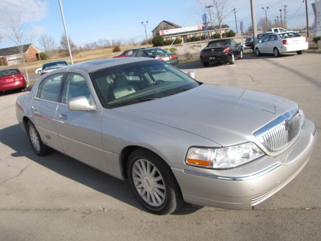 2003 Lincoln Town Car Alpha