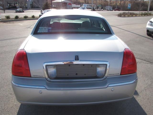 2003 Lincoln Town Car Alpha