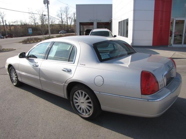 2003 Lincoln Town Car Alpha