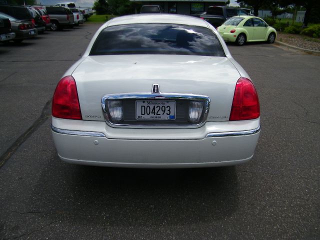 2003 Lincoln Town Car DOWN 4.9 WAC