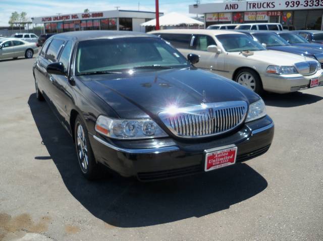 2003 Lincoln Town Car 4dr Sdn I4 CVT ULEV