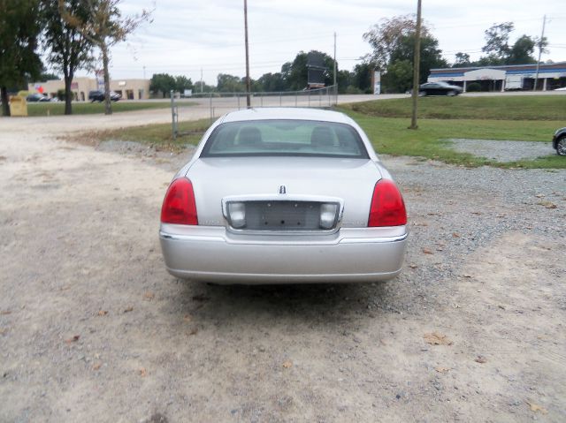 2003 Lincoln Town Car DOWN 4.9 WAC