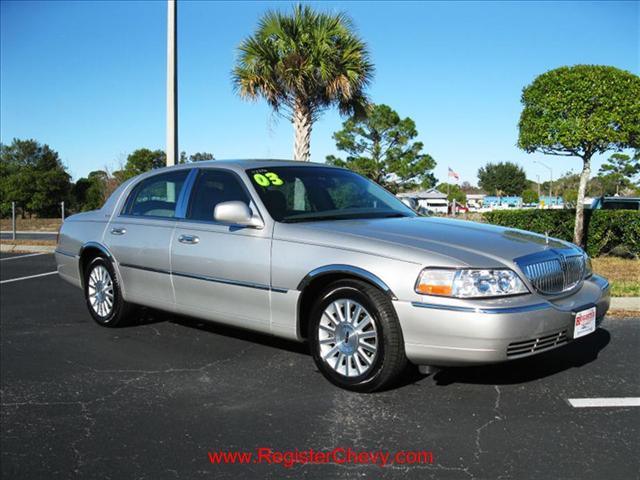 2003 Lincoln Town Car SLT Club Cab 2WD