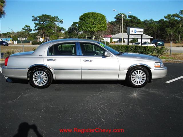 2003 Lincoln Town Car SLT Club Cab 2WD