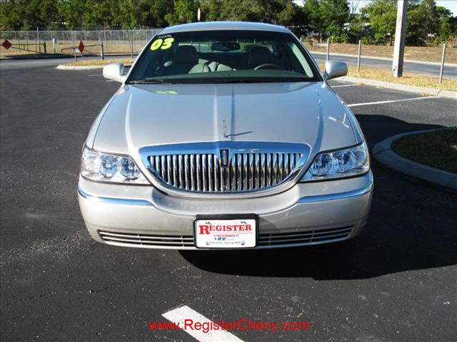 2003 Lincoln Town Car SLT Club Cab 2WD