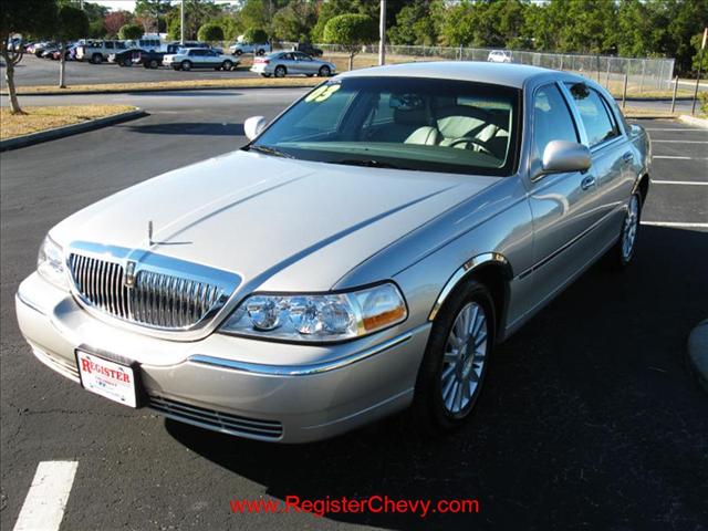 2003 Lincoln Town Car SLT Club Cab 2WD