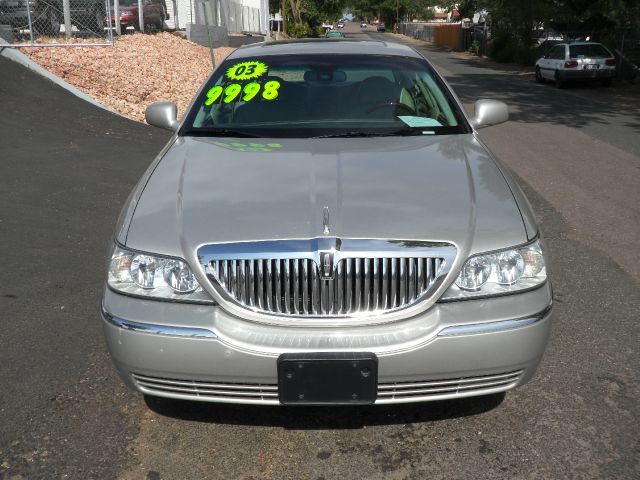 2003 Lincoln Town Car DOWN 4.9 WAC