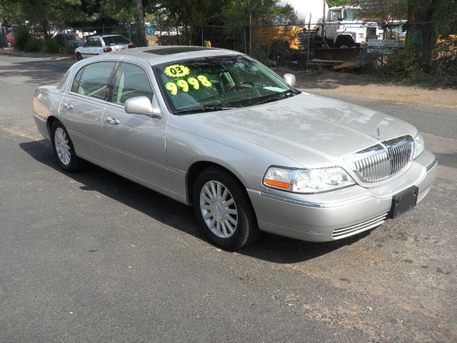 2003 Lincoln Town Car DOWN 4.9 WAC