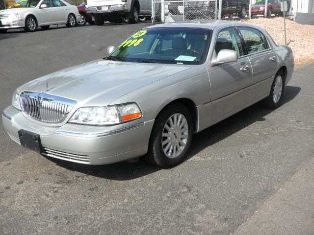 2003 Lincoln Town Car DOWN 4.9 WAC