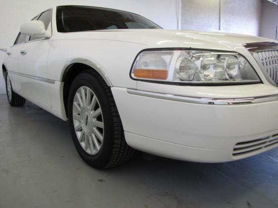 2003 Lincoln Town Car DOWN 4.9 WAC