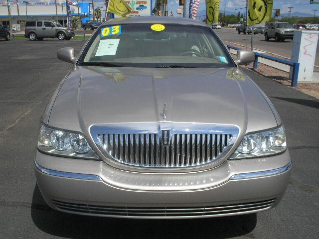 2003 Lincoln Town Car DOWN 4.9 WAC