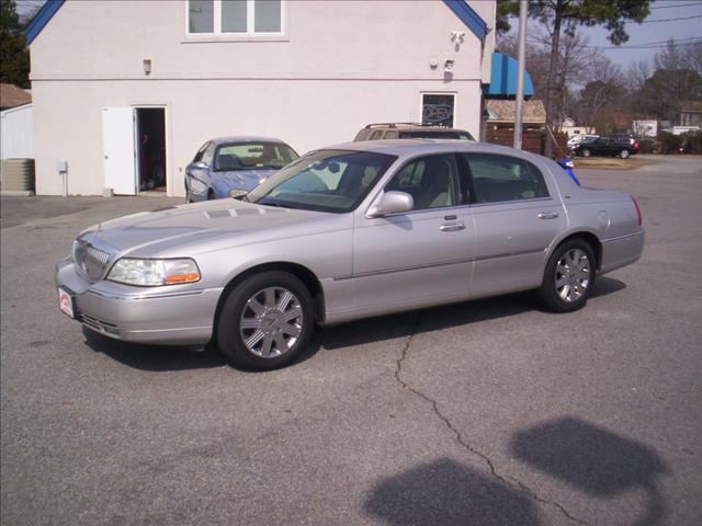 2003 Lincoln Town Car ZR-2 Extended Cab