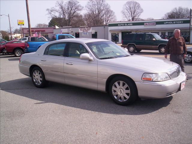 2003 Lincoln Town Car ZR-2 Extended Cab