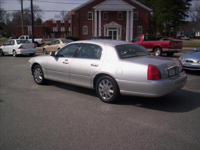 2003 Lincoln Town Car ZR-2 Extended Cab