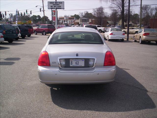 2003 Lincoln Town Car ZR-2 Extended Cab