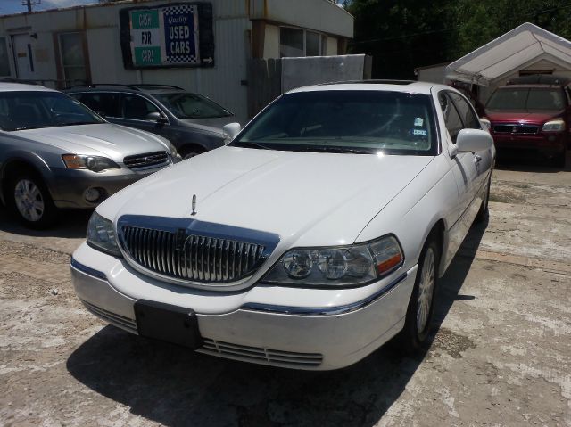 2003 Lincoln Town Car DOWN 4.9 WAC