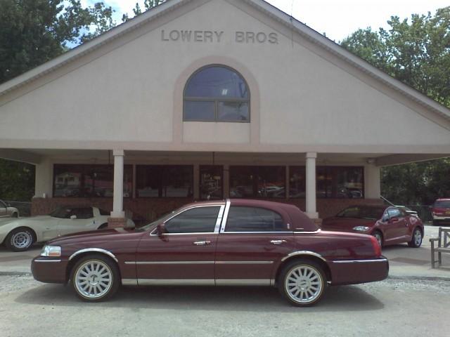 2003 Lincoln Town Car 4dr Sdn SL Auto