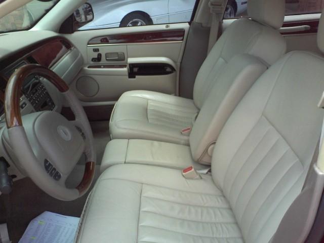 2003 Lincoln Town Car 4dr Sdn SL Auto