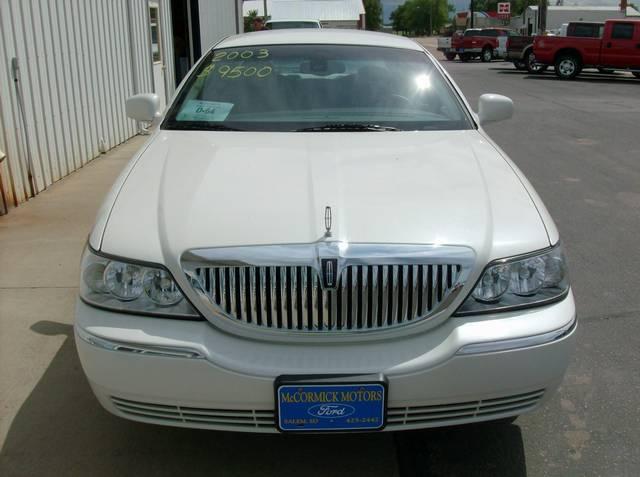 2003 Lincoln Town Car DOWN 4.9 WAC