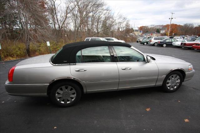 2003 Lincoln Town Car ZR-2 Extended Cab