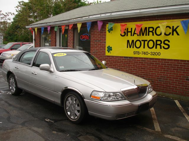 2004 Lincoln Town Car GLS PZEV