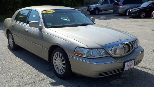 2004 Lincoln Town Car DOWN 4.9 WAC