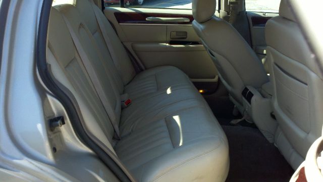 2004 Lincoln Town Car DOWN 4.9 WAC