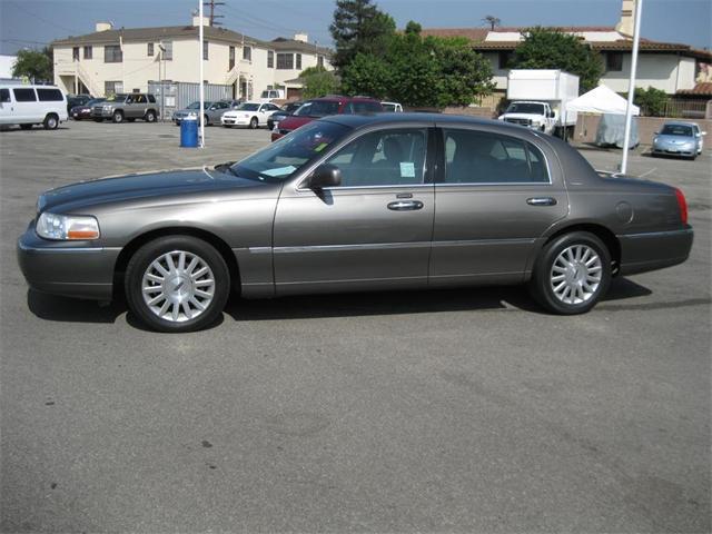 2004 Lincoln Town Car DOWN 4.9 WAC