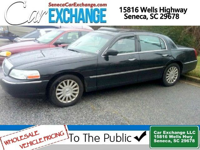 2004 Lincoln Town Car GLS PZEV