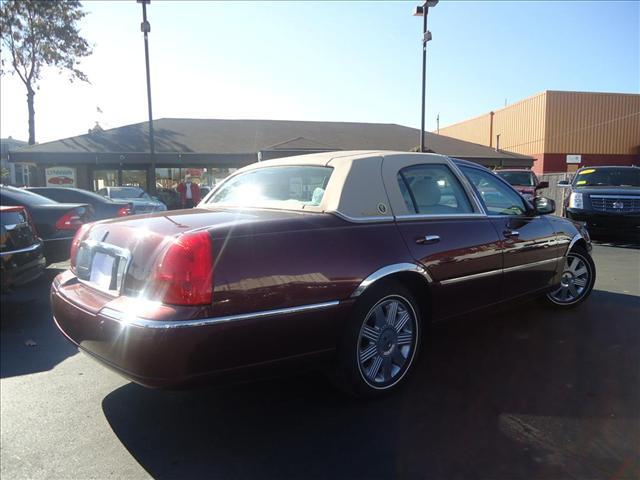 2004 Lincoln Town Car Platinum Supercrew