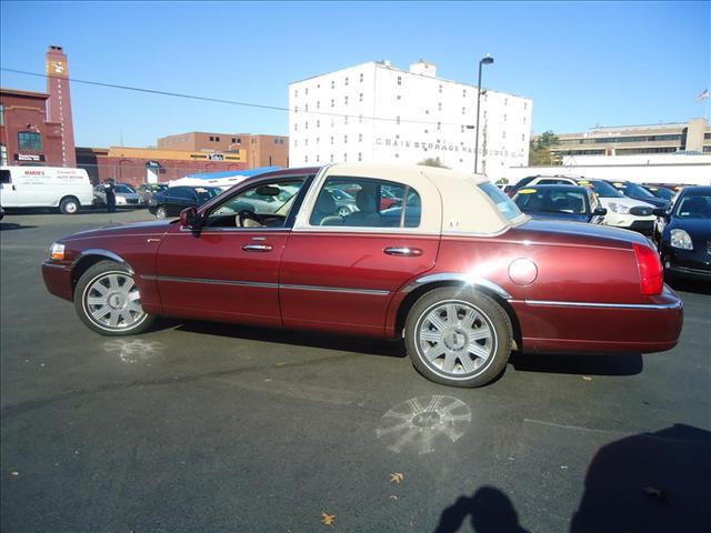 2004 Lincoln Town Car Platinum Supercrew