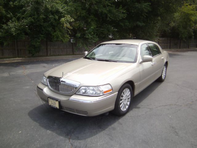 2004 Lincoln Town Car DOWN 4.9 WAC