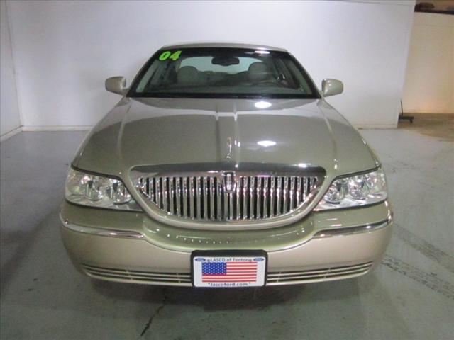 2004 Lincoln Town Car DOWN 4.9 WAC