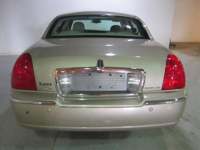 2004 Lincoln Town Car DOWN 4.9 WAC