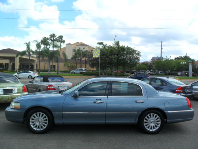 2004 Lincoln Town Car DOWN 4.9 WAC