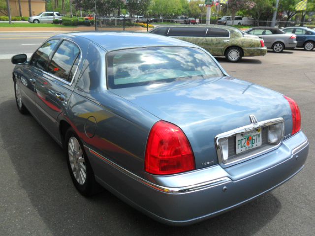 2004 Lincoln Town Car DOWN 4.9 WAC