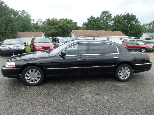 2004 Lincoln Town Car SL 4X4 PLOW DUMP