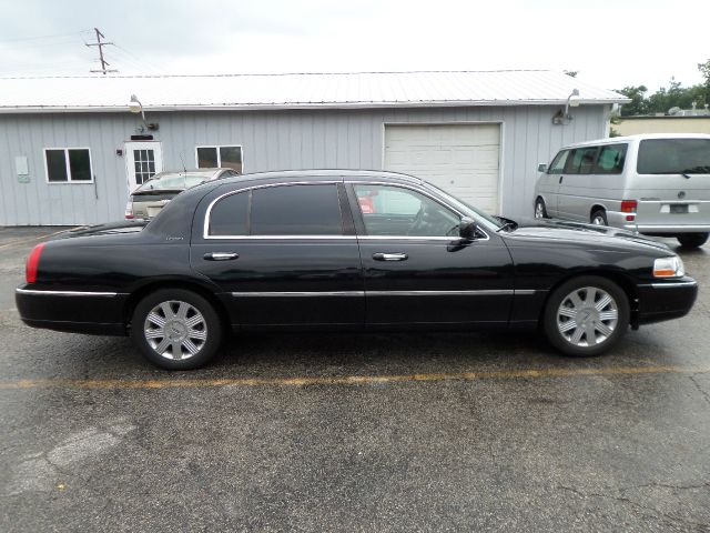 2004 Lincoln Town Car SL 4X4 PLOW DUMP