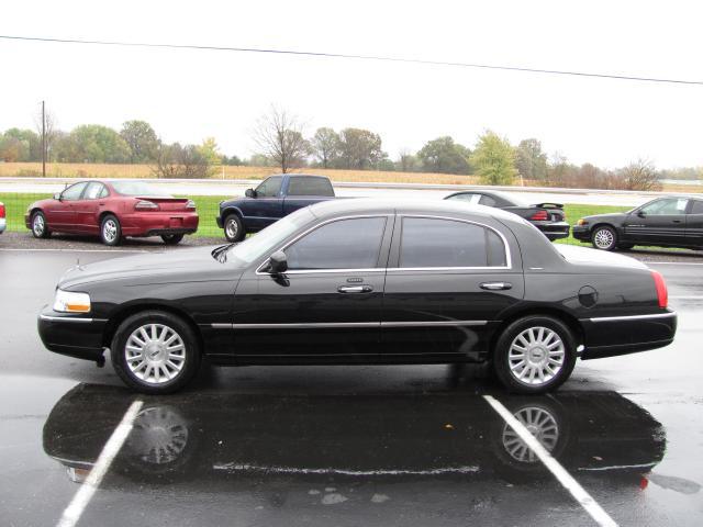 2004 Lincoln Town Car DOWN 4.9 WAC