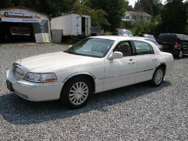 2004 Lincoln Town Car DOWN 4.9 WAC