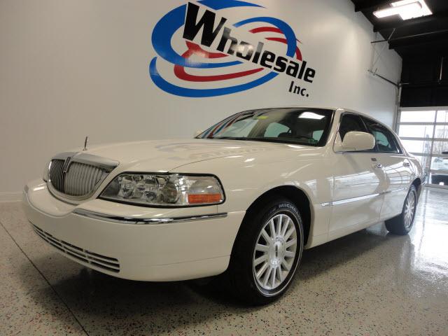 2004 Lincoln Town Car Unknown