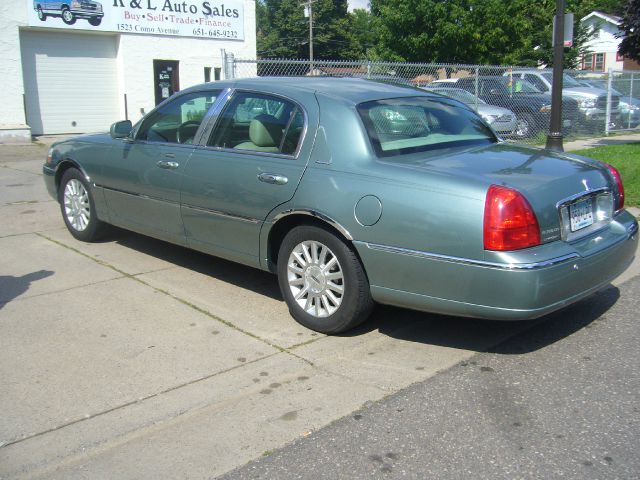 2004 Lincoln Town Car DOWN 4.9 WAC