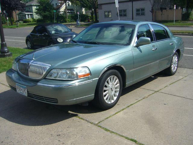 2004 Lincoln Town Car DOWN 4.9 WAC