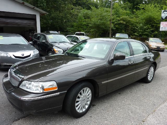 2005 Lincoln Town Car DOWN 4.9 WAC