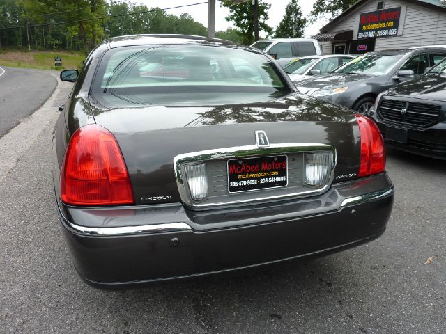 2005 Lincoln Town Car DOWN 4.9 WAC