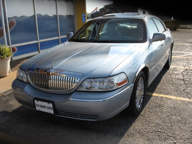 2005 Lincoln Town Car DOWN 4.9 WAC