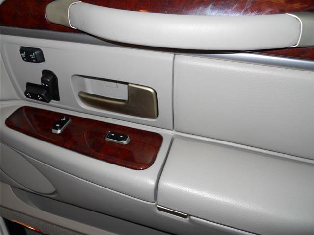 2005 Lincoln Town Car Unknown