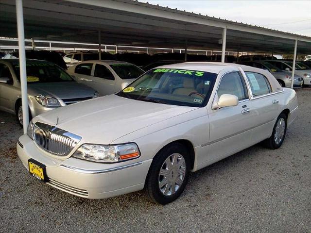 2005 Lincoln Town Car DOWN 4.9 WAC