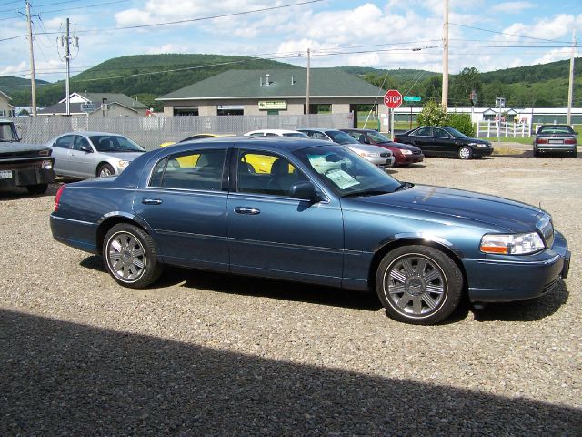 2005 Lincoln Town Car DOWN 4.9 WAC