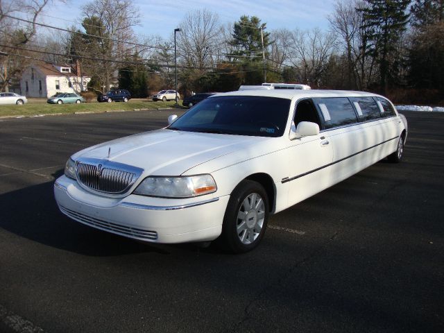 2005 Lincoln Town Car 4dr Sdn I4 CVT ULEV